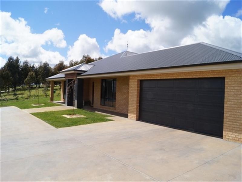 154 Favell Road, Lucknow NSW 2800