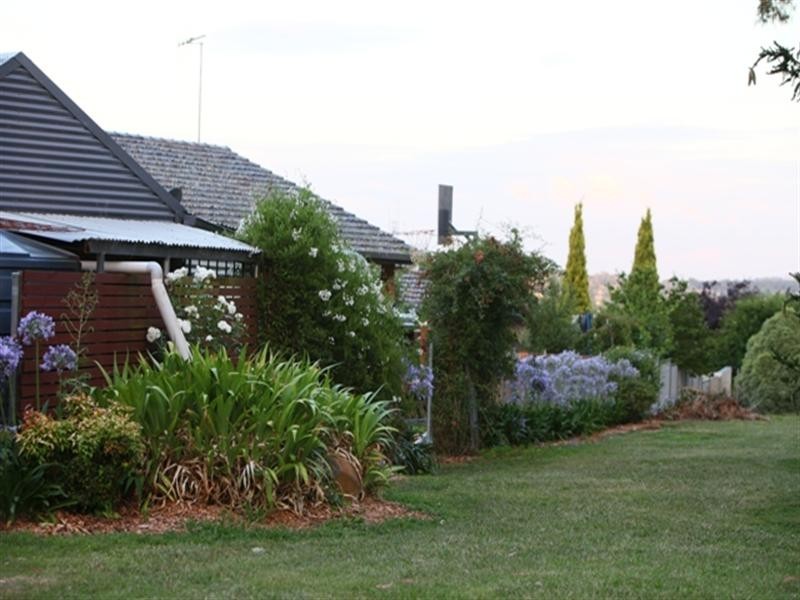 8 Kylie Circuit, Orange NSW 2800