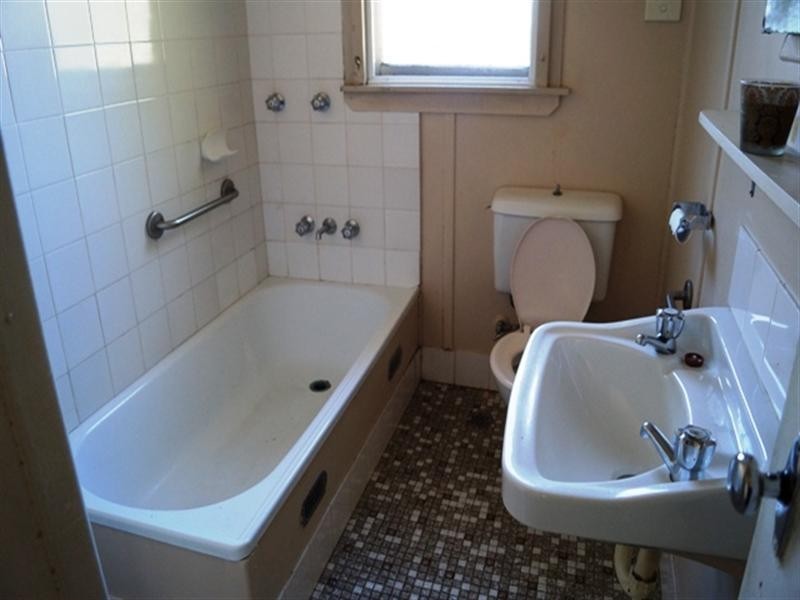 17 Goorawin Road, Orange NSW 2800