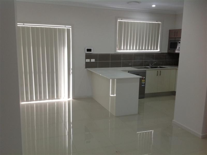 Unit 2/19 Moonstone Drive, Orange NSW 2800