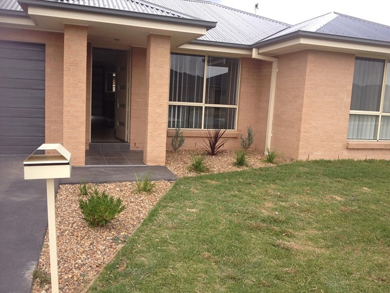 42 Diamond Drive, Orange NSW 2800