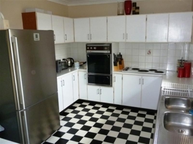 14 Endeavour Avenue, Orange NSW 2800