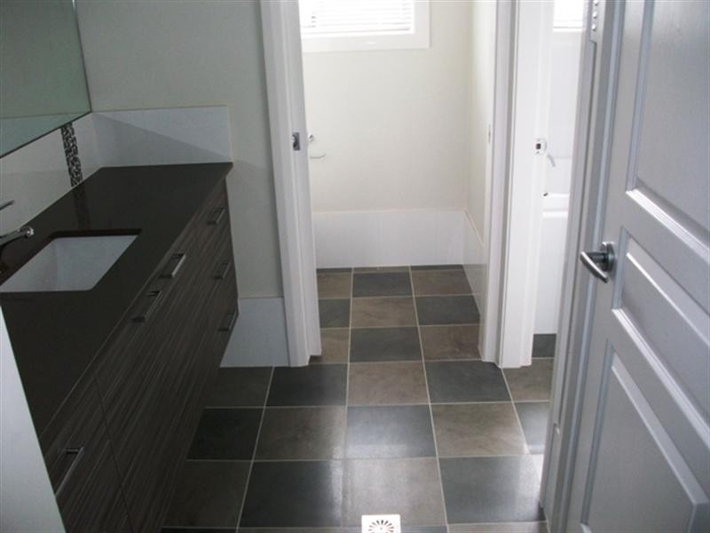 16 Robinson Court, Orange NSW 2800