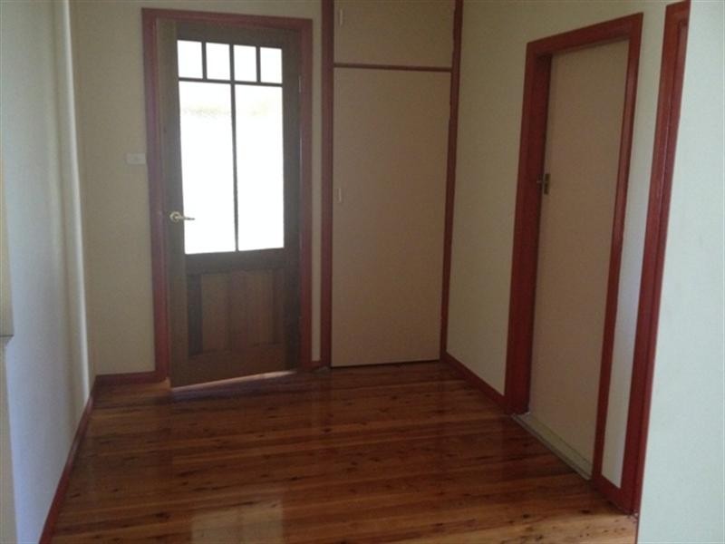 274 Leeds Parade, Orange NSW 2800