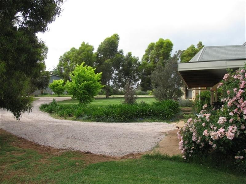 2472 Mitchell Highway, Orange NSW 2800