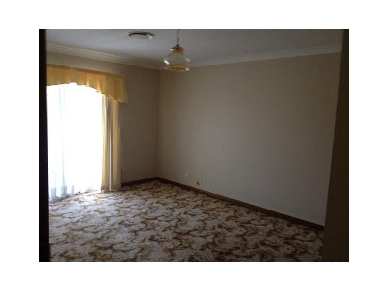 9 Pulari Place, Orange NSW 2800