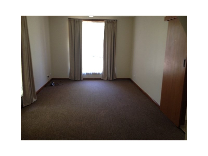 9 Pulari Place, Orange NSW 2800