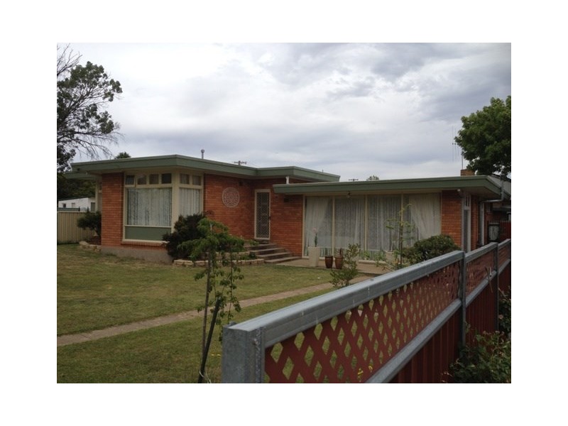 90 Icely Road, Orange NSW 2800