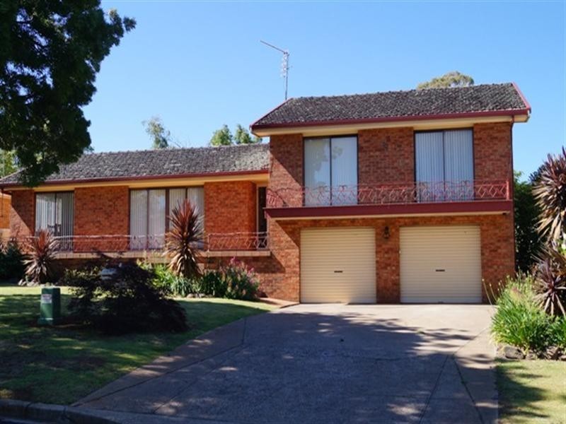 23 Burreburry Crescent, Orange NSW 2800