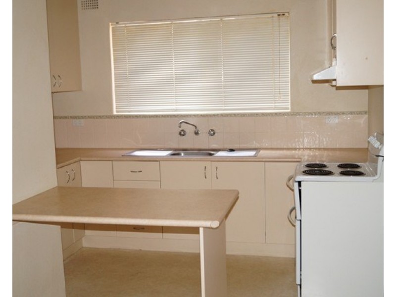 Unit 1/14-16 Burrendong Way, Orange NSW 2800