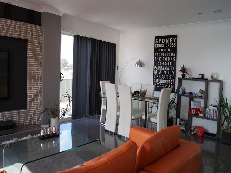 10 Dimboola Way, Orange NSW 2800