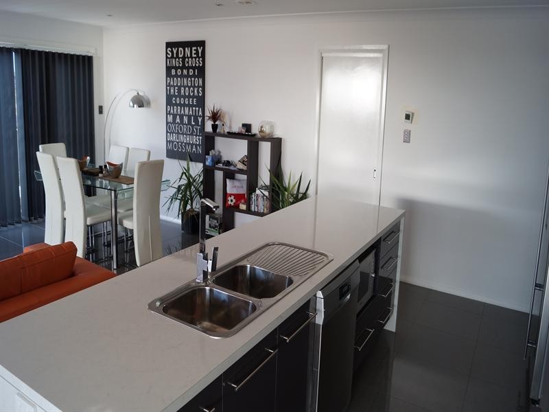 10 Dimboola Way, Orange NSW 2800