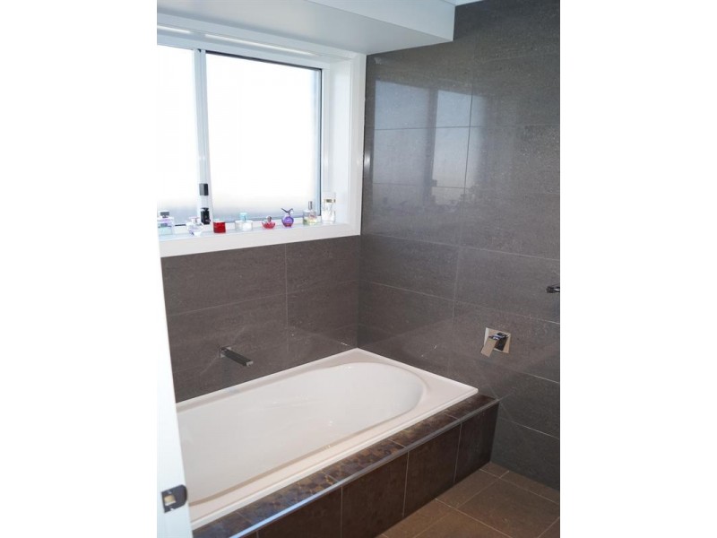 10 Dimboola Way, Orange NSW 2800