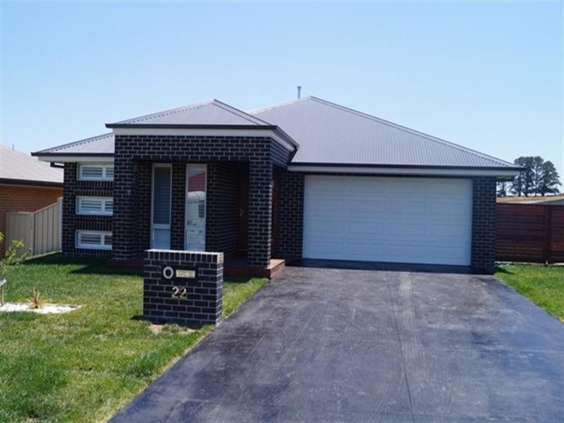22 Molloy Drive, Orange NSW 2800