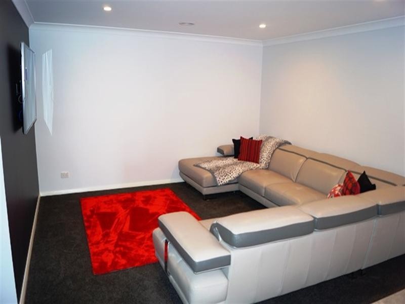 22 Molloy Drive, Orange NSW 2800