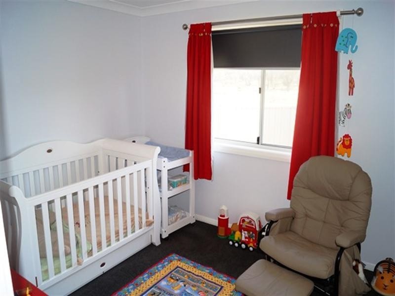 22 Molloy Drive, Orange NSW 2800