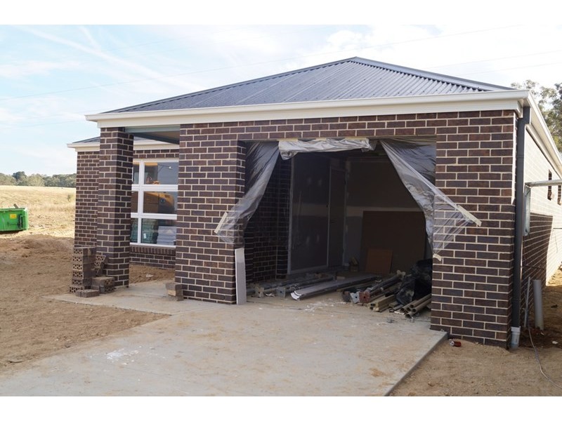 61 Botanic Way, Orange NSW 2800