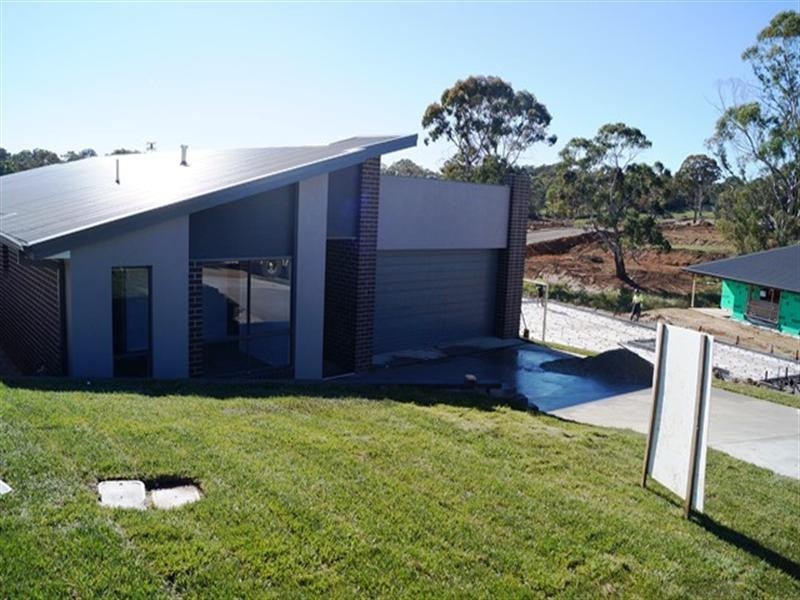 16 Downey Crescent, Orange NSW 2800