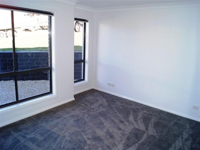 16 Downey Crescent, Orange NSW 2800