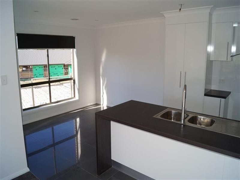 16 Downey Crescent, Orange NSW 2800