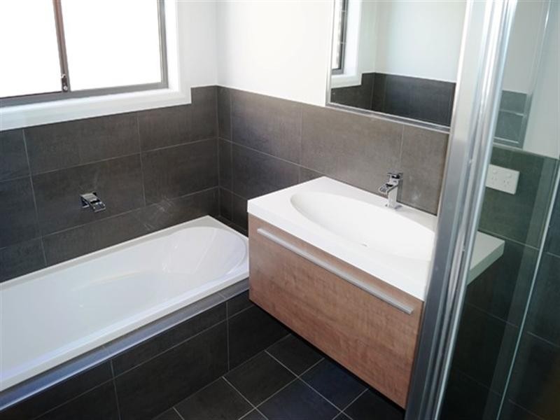 16 Downey Crescent, Orange NSW 2800