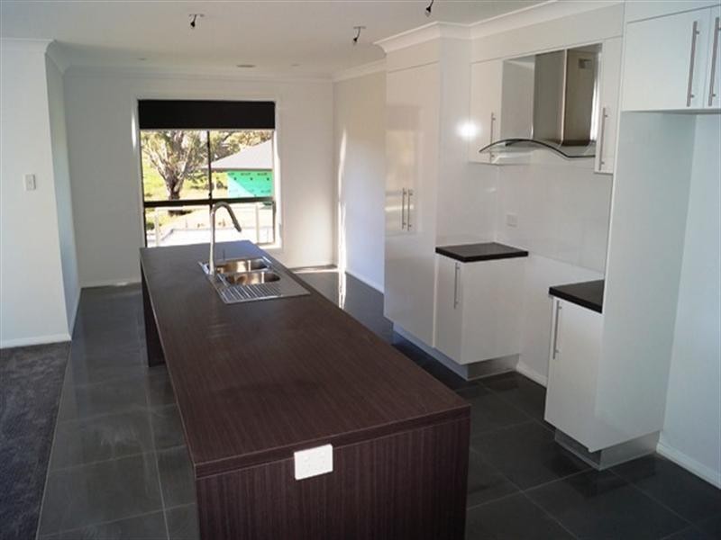 16 Downey Crescent, Orange NSW 2800