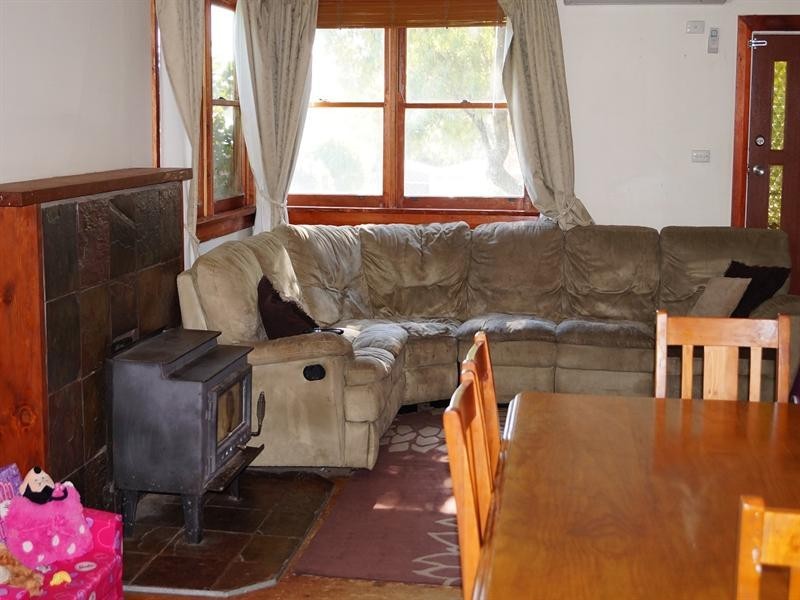 11 Burrendong Way, Orange NSW 2800