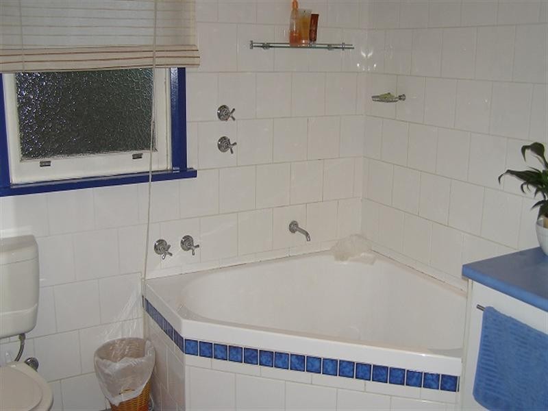 11 Burrendong Way, Orange NSW 2800