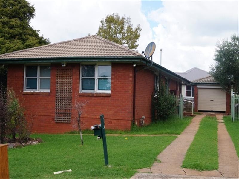 6 Garema Road, Orange NSW 2800