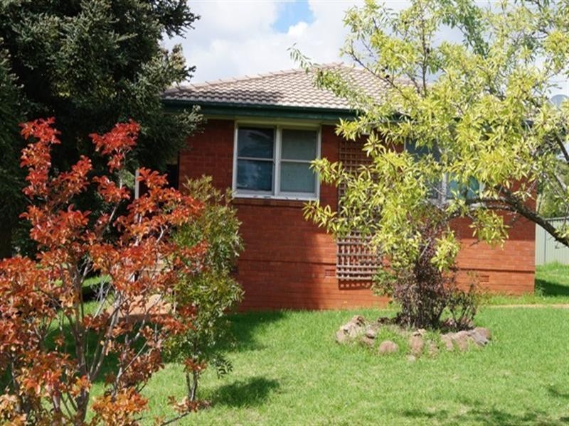 6 Garema Road, Orange NSW 2800