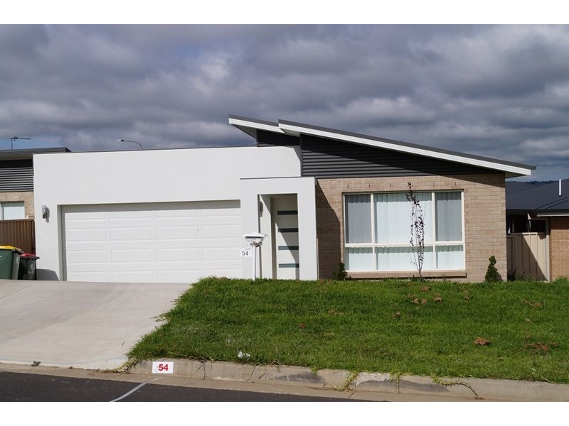 54 Botanic Way, Orange NSW 2800