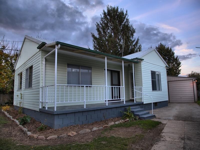 3 Waratah Avenue, Orange NSW 2800