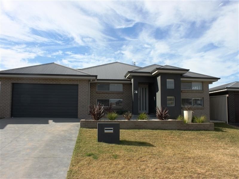 76 William Maker Drive, Orange NSW 2800