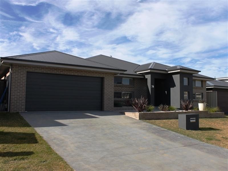 76 William Maker Drive, Orange NSW 2800
