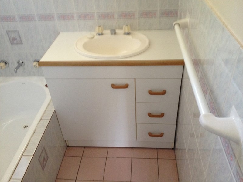 9 Orchard Grove, Orange NSW 2800