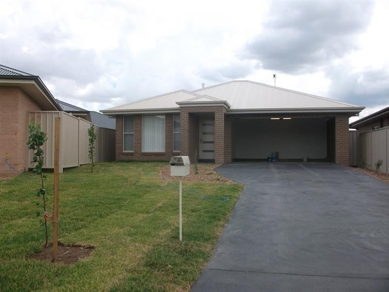 1 Agate Street, Orange NSW 2800