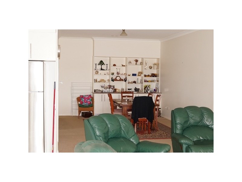 8 Valencia Drive, Orange NSW 2800