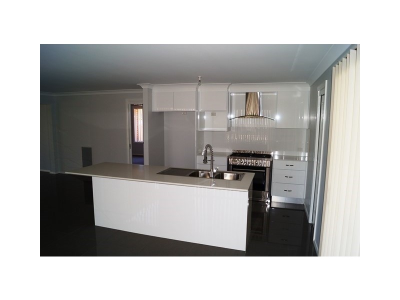 23 Molloy Drive, Orange NSW 2800