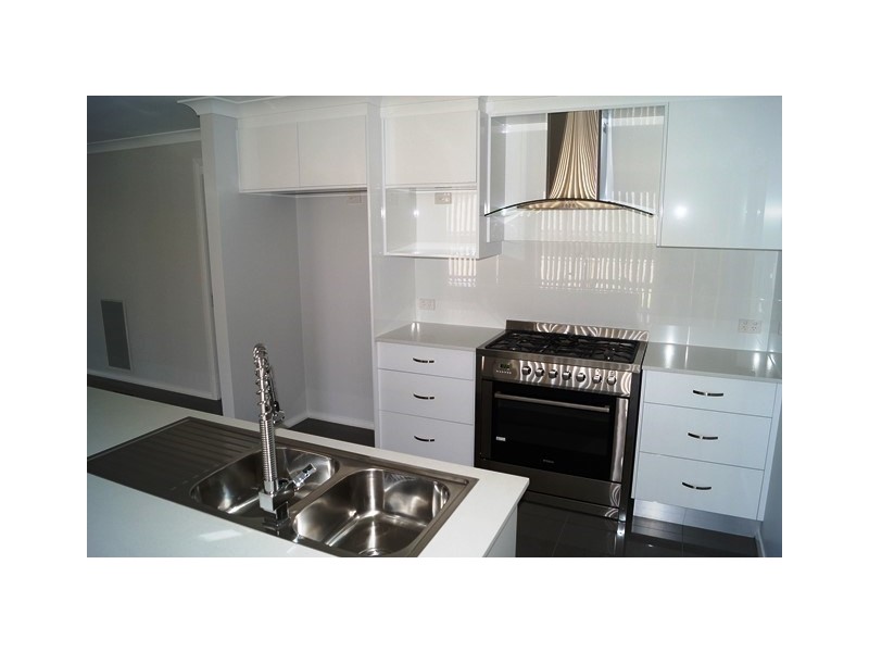 23 Molloy Drive, Orange NSW 2800