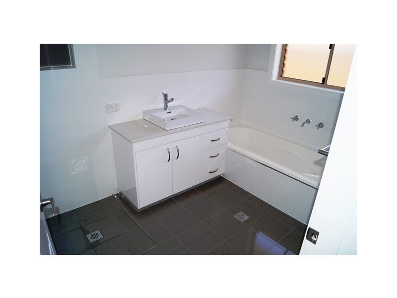 23 Molloy Drive, Orange NSW 2800