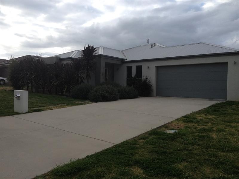 11 Sapphire Street, Orange NSW 2800