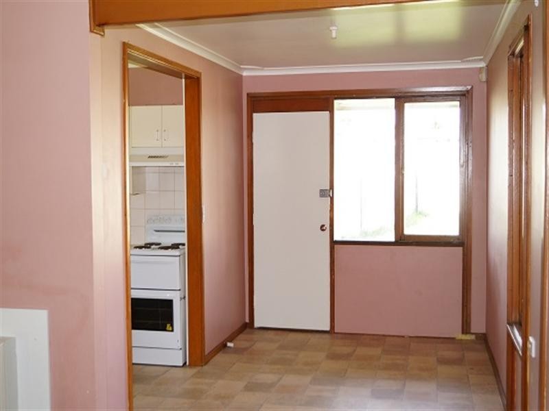 8 Algona Crescent, Orange NSW 2800