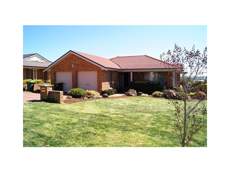 11 Hoskins Place, Orange NSW 2800