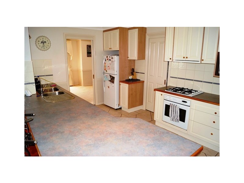 11 Hoskins Place, Orange NSW 2800