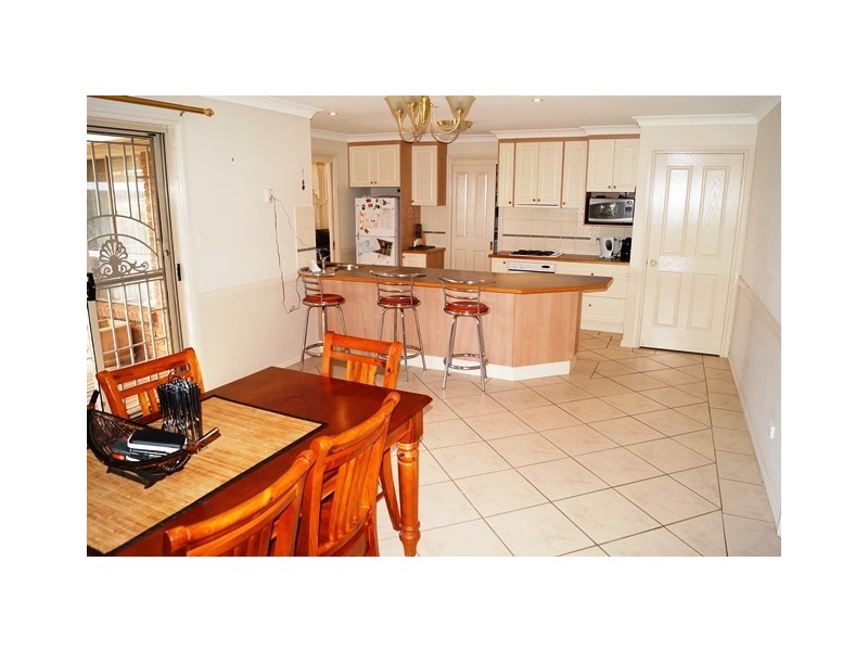 11 Hoskins Place, Orange NSW 2800