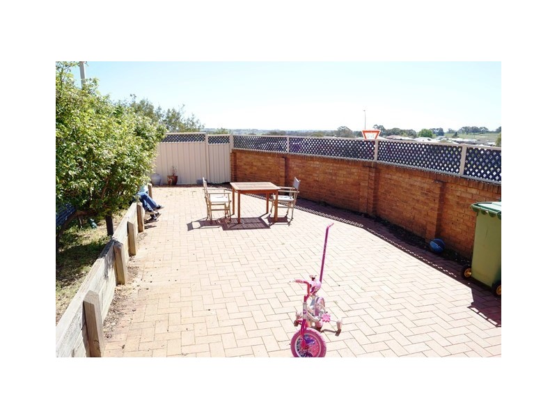 11 Hoskins Place, Orange NSW 2800