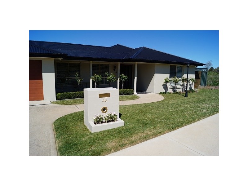 40 William Maker Drive, Orange NSW 2800