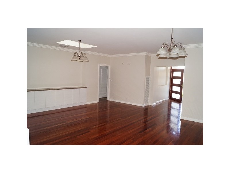 32 Moonstone Drive, Orange NSW 2800