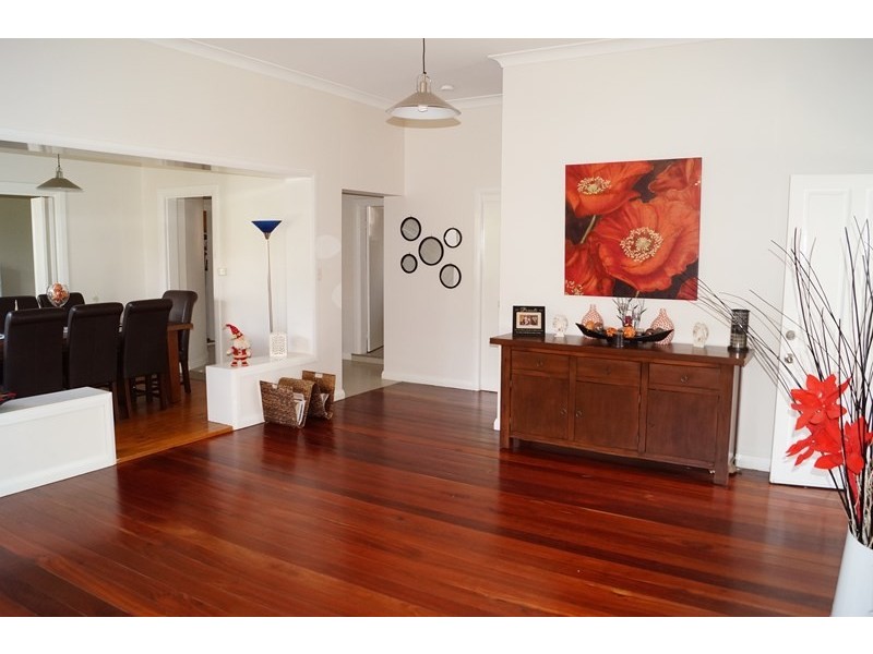 111 Lords Place, Orange NSW 2800