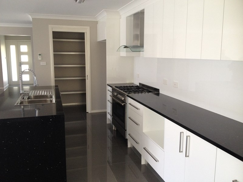 7 Sunburst Avenue, Orange NSW 2800